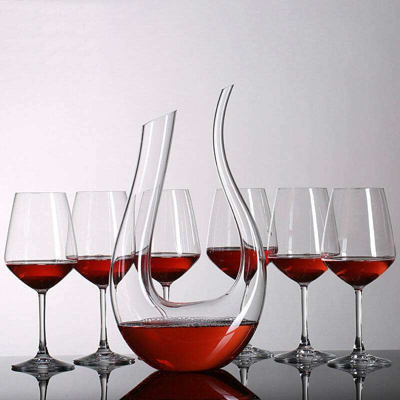紅酒換瓶和醒酒是一個意思嗎？紅酒如何換瓶？
