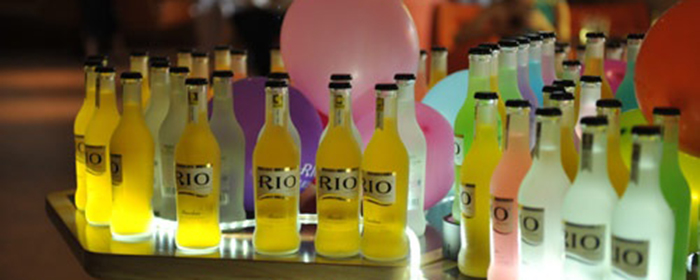 rio雞尾酒怎么發光