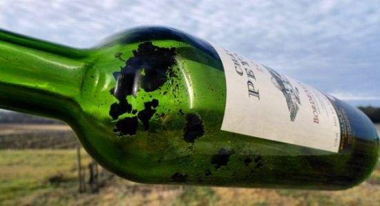 紅酒沉淀怎么解釋？紅酒有沉淀還能喝嗎？