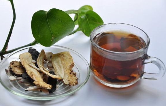 用什么酒泡鹿茸比較好？這樣做鹿茸泡酒更有價(jià)值