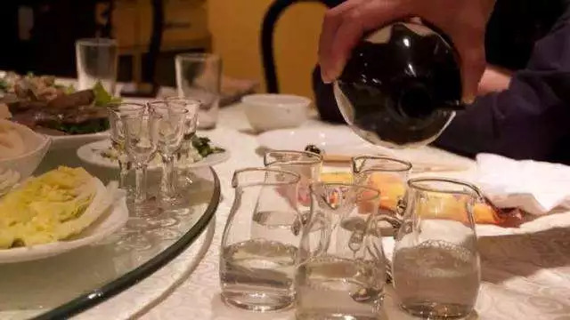 白酒帶點苦味是好酒嗎？白酒有苦味是怎么回事？