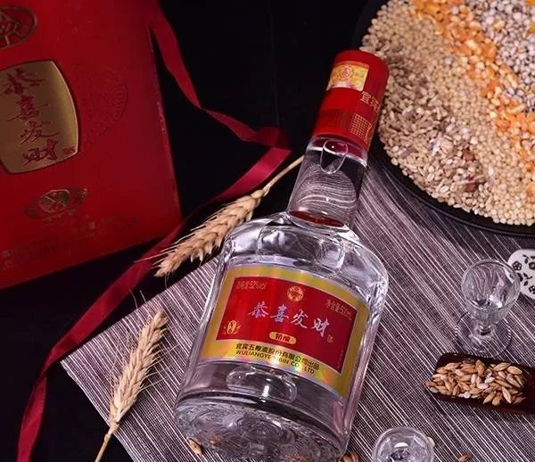喝白酒發(fā)苦是什么原因？怎樣去除白酒中的苦味？