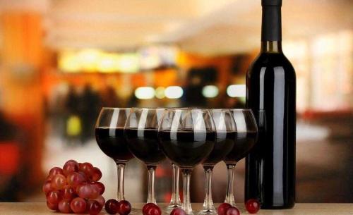 西班牙紅酒等級如何劃分？西班牙主要的紅酒品種是什么？