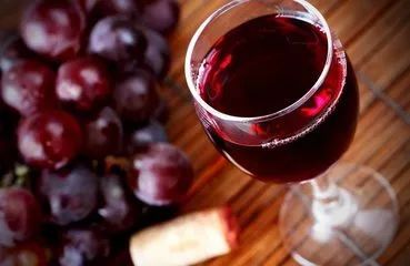 高血脂可以喝紅酒嗎?高血脂喝紅酒好嗎？