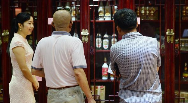 次新酒(廠家藏老酒）市場興起，對白酒是福，還是禍（惑）？