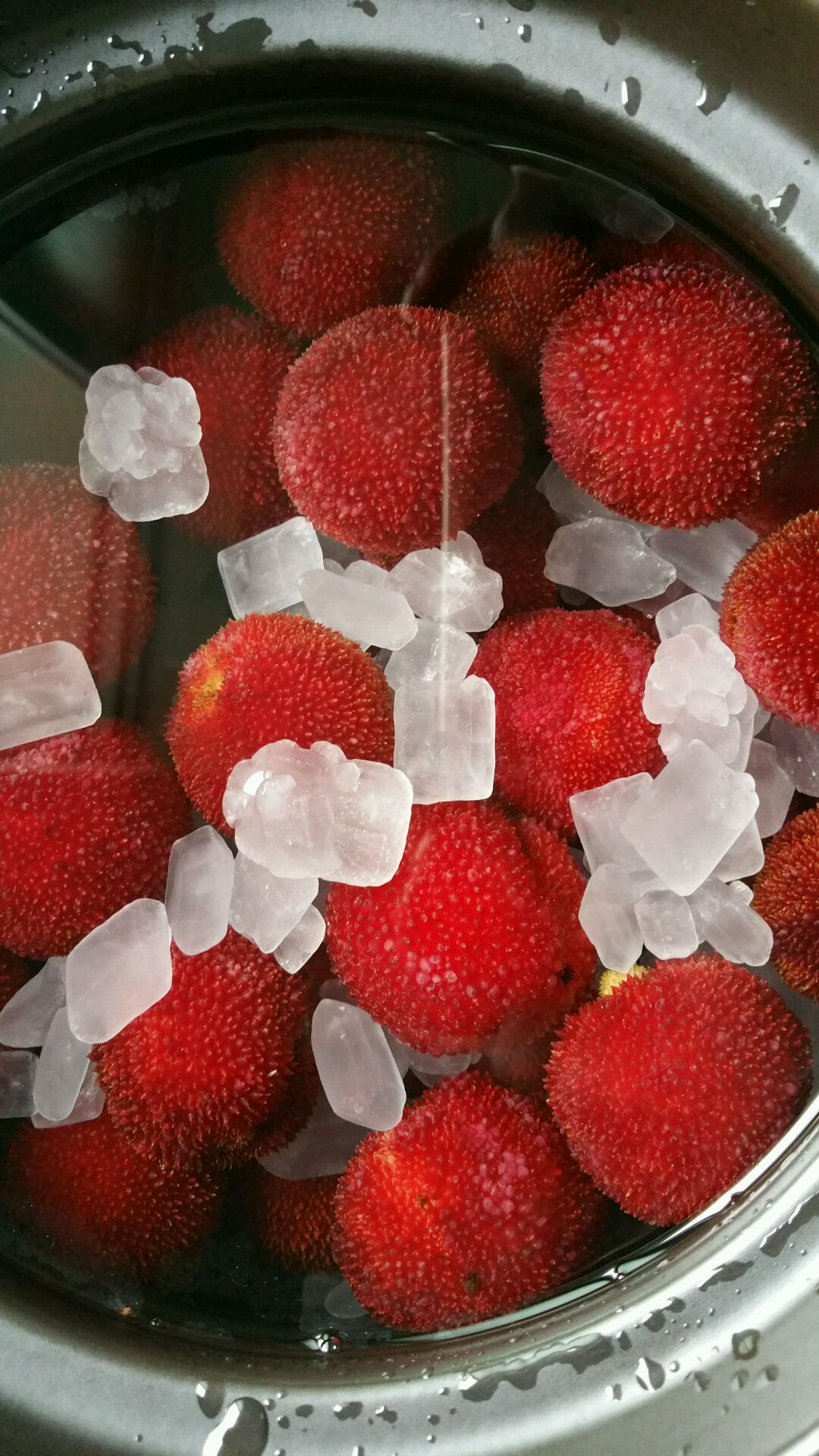 經期可以喝楊梅酒嗎？女性喝楊梅酒有什么好處