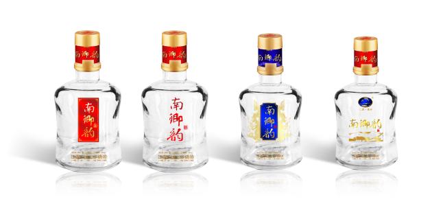 白酒酒瓶的材質(zhì)有哪些？茅臺(tái)酒的瓶子為什么是白色？