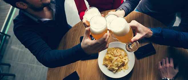 喝啤酒不醉的訣竅是什么？喝啤酒吹瓶有什么技巧？