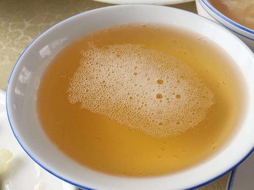 啤酒里為什么會(huì)有泡沫？啤酒的泡沫是不是越多越好呢？