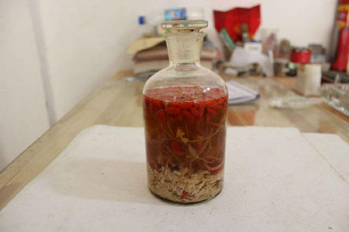 外用藥酒用什么酒來泡比較好？什么酒不適合泡藥酒？