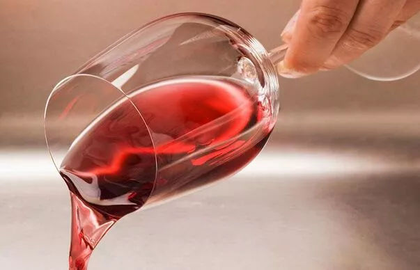 喝剩的紅酒可以做什么，喝剩的紅酒還能喝嗎？