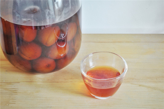 泡過(guò)酒的青梅怎么處理，這些做法你學(xué)會(huì)了嗎？