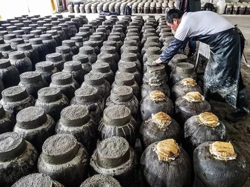 石膏黃酒壇子怎么開？黃酒壇子打開以后怎么保存？