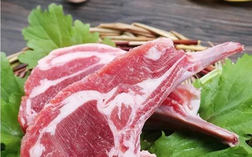 吃羊肉可以喝啤酒嗎？吃羊肉不提倡喝啤酒。