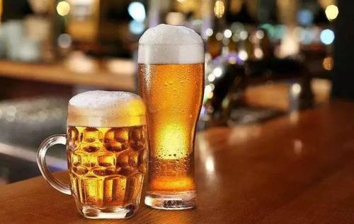 過期的啤酒還能用來做菜嗎？過期啤酒不建議用來做菜。