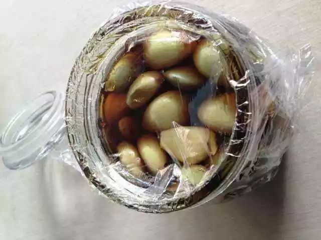 大蒜泡酒可以治什么病，可以長期吃嗎？