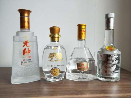 為什么用玻璃瓶裝白酒？用什么瓶子裝白酒比較好？