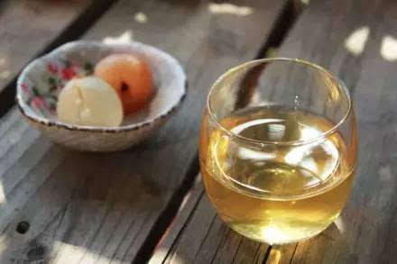 發酵荔枝酒的制作方法: