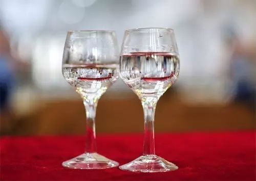 朋友聚會可以喝哪些白酒？哪些白酒便宜質量好？