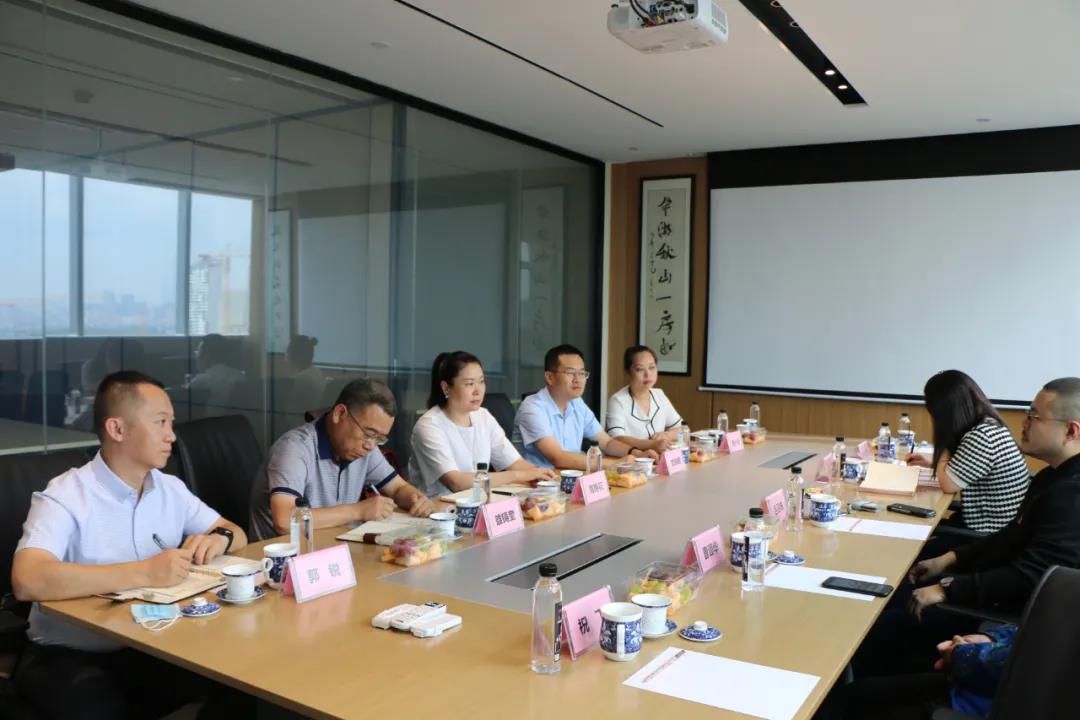 西鳳酒股份公司公司副總經理周艷花一行走訪調研上海市場