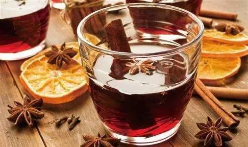喝紅酒的好處主要有些什么？量是多少？