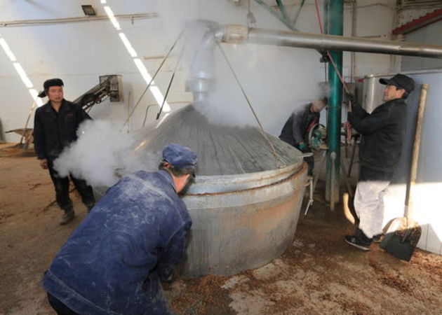 為什么用地缸發酵酒(地缸發酵酒怎么樣)