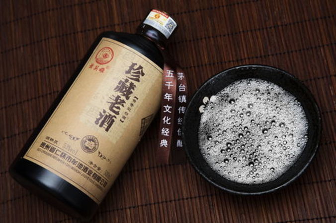 醬香型酒跟濃香型有什么區別(濃香型的酒和醬香型有什么區別)