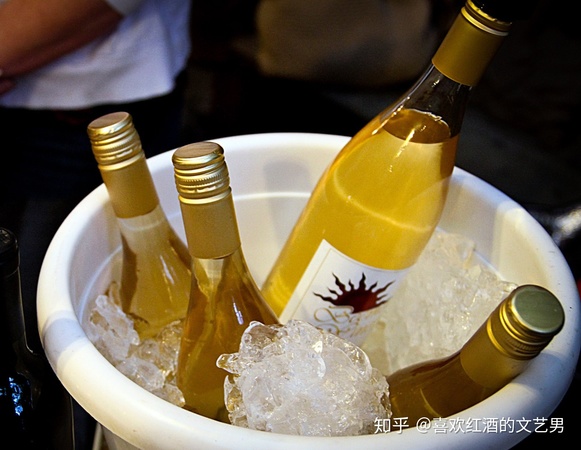 葡萄酒冰鎮是什么意思(冰紅葡萄酒是什么意思)
