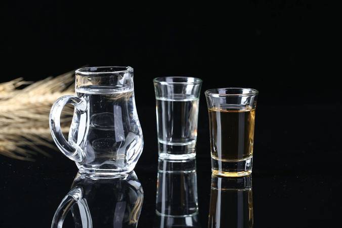 最好的白酒中有什么特點(diǎn)(好白酒有什么最明顯的特點(diǎn))
