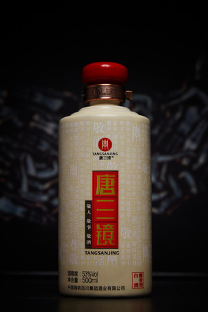 黃鶴樓洞藏白酒多少錢一瓶(黃鶴樓洞藏經典3000酒多少錢一瓶)