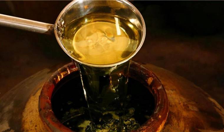 為什么酒的顏色泛黃(為什么酒的顏色發黃)